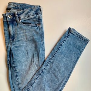 American Eagle Super Stretch Jeans (Light Wash)
